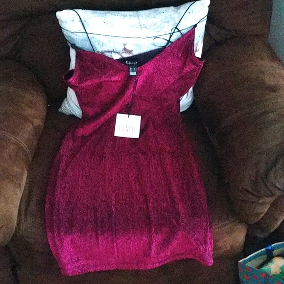 Dresses & Skirts - 🎀🎊 Beautiful sparkly brand new dress